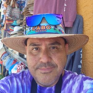 Meet your Posher, Hero